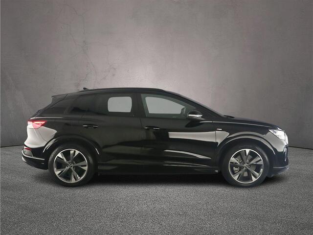 Audi Q4 e-tron 45 quattro S Edition 82 kWh | Camera | Matrix | ACC | Carplay | Audi sound | Parkeerhulp plus |