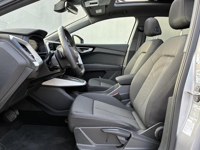 Audi Q4 e-tron 45 quattro Edition 82 kWh / Fabrieksgarantie t/m 09-2028/100.000km / SOH 100% / Navigatie / Schuif-/Kantel dak / Apple Carplay/Android Auto / Stoelverwarming / Elektrische Achterklep / SONOS Audio / Adaptieve Cruise Control /