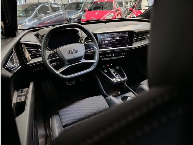 Audi Q4 e-tron 55 quattro S Edition 82 kWh Airconditioning (automatisch) | Audiosysteem | Adaptive cruise controle | Navigatiesysteem | Parkeersensoren