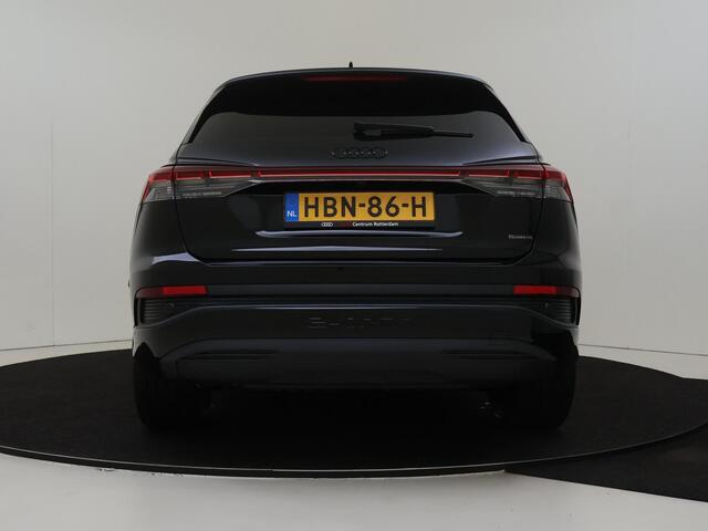 Audi Q4 e-tron 45 quattro Advanced edition 82 kWh | Achteruitrijcamera | LED matrix verlichting | Stoelverwarming | Navigatie Plus | Adaptieve cruise control | CarPlay | Elektrische achterklep |
