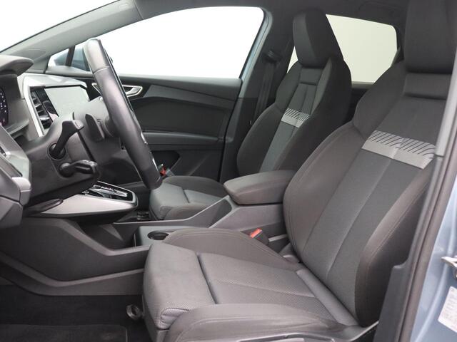 Audi Q4 e-tron 40 Launch edition Advanced 77 kWh 204PK Aut. SOH 95%, Warmtepomp, Dynamic Chassis, Adaptieve Cruise, Elektr. Achterklep, Clima, Matrix LED-Verlichting, 19" LM Velgen
