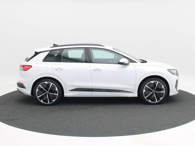 Audi Q4 e-tron 40 Launch edition S Competition 77 kWh | Adaptive Cruise | Climate Control | Stoelverwarming | Trekhaak | Navigatie | Camera | Carplay | 21 Inch | 121.262 Km!!