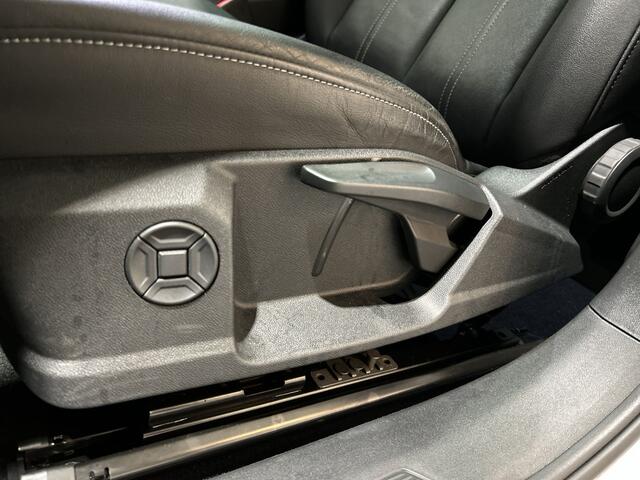 Audi Q4 e-tron 40 Launch edition 77 kWh | parkeer sensoren | schuifbaar dak |