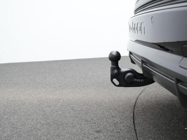 Audi Q4 e-tron 40 S-Line 77 kWh 204 pk | Panoramadak | Trekhaak | Warmtepomp | Matrix LED | Sonos