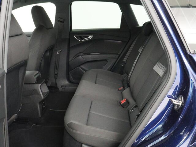 Audi Q4 e-tron 35 Launch edition Advanced 55 kWh | Warmtepomp | Stoelverwarming | Matrix LED | Carplay | Virtual Cockpit | Parkeerhulp | 19'' | Sportstoelen | Navigatie | Cruise control