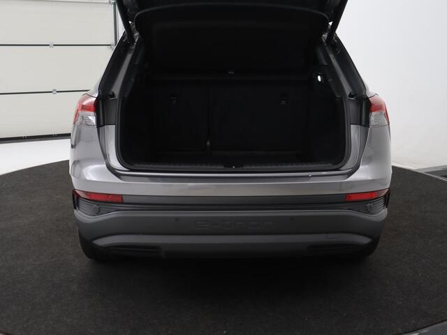 Audi Q4 e-tron 35 Launch edition 55 kWh | Warmtepomp | Stoelverwarming | Carplay | Full LED | 19'' | Navigatie | Parkeerhulp | DAB | Climate control | Cruise control | Bluetooth