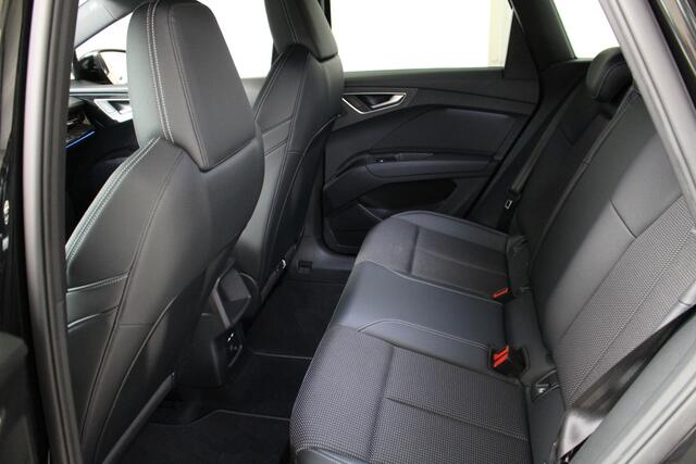 Audi Q4 e-tron 40 Launch edition S Competition 77 kWh Navigatie | Sonos | Trekhaak | 21" Velgen