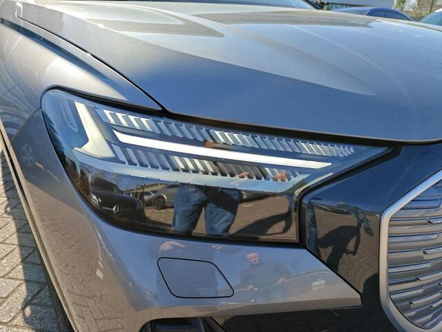 Audi Q4 e-tron 35 Launch edition Advanced 55 kWh | Stoelverwarming | Cruise Control | Navigatie | Apple Carplay | Keyless | Parkeersensoren | RS Seats | Matrix LED | BTW | NAP