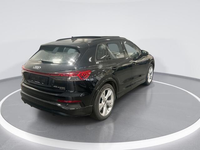 Audi Q4 e-tron 45 265pk Quattro S Edition · Panoramadak · Warmtepomp · Camera · Head-Up · Navigatie · Apple/Android Car Play · 20'' Inch ·