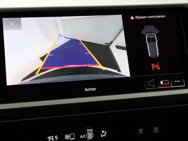 Audi Q4 e-tron 35 170pk 55 kWh S Edition · Camera · Head-Up Display · Afneembare Trekhaak · Optiekpakket Zwart · ACC · Elektrische Achterklep · 20"Velgen ·