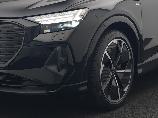 Audi Q4 e-tron 45 quattro 2x S Line 77 kWh 265pk Dealer O.H. | Panodak | Adaptive Cruise | Head Up | Camera | Sonos Sound | Alcantara Sportstoelen Verwarmd | Matrix LED | Sfeerverlichting | Keyless | Stuur Verwarmd | Apple Carplay | Blis | 21"L.M |