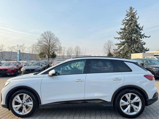 Audi Q4 e-tron 40 S-LINE 82 kWh (150kW/204pk) ** LED, NAVI+, HuD, TREKH, ADAPT. CRUISE, 20-inch LMV ** 1e EIG - ¤ 37.8 onder NP - UNFALLFREI ** ** INFORMEER OOK NAAR ONZE AANTREKKELIJKE FINANCIAL-LEASE TARIEVEN **