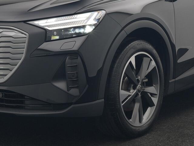 Audi Q4 e-tron 35 Advanced edition 55 kWh 170pk Dealer O.H. | Panodak | Head Up | Matrix LED | Sonos Audio | Voorstoelen Verwarmd | Apple Carplay | Navigatie | Virtual Cockpit Plus | DAB | 20"L.M | Cruise Control |