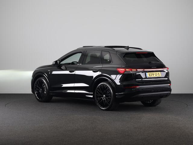 Audi Q4 e-tron 45 quattro S Edition Competition 82 kWh Panoramadak | 360 Camera | Adaptieve cruise control | Sfeerverlichting |