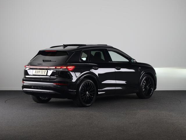 Audi Q4 e-tron 45 quattro S Edition Competition 82 kWh Panoramadak | 360 Camera | Adaptieve cruise control | Sfeerverlichting |