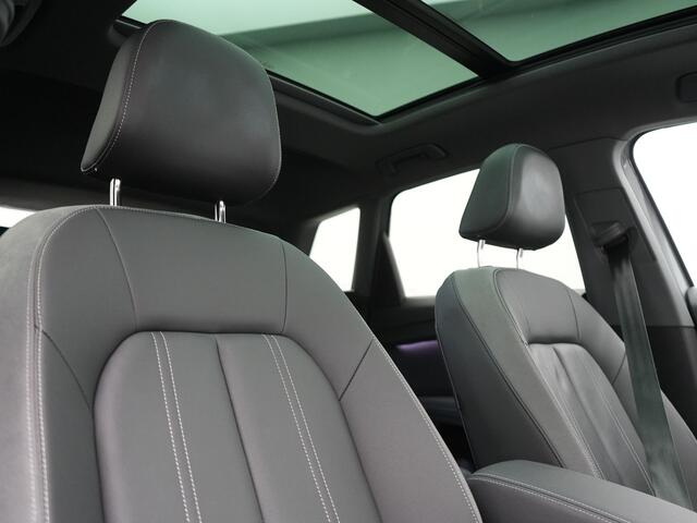 Audi Q4 e-tron 45 Quattro Edition 77 kWh 265pk Dealer O.H. | Panodak | Sonos Audio | Sfeerverlichting | Lederen Sportstoelen Verwarmd | Apple Carplay | Navigatie | DAB | 20"L.M |