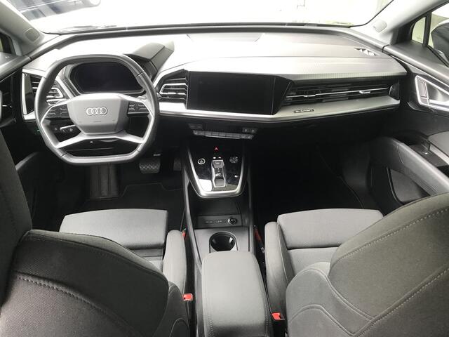 Audi Q4 e-tron 40 Launch edition Advanced 77 kWh | Rijklaar incl garantie | SoH 90% Camera Trekhaak LED Carplay Stoelverarming