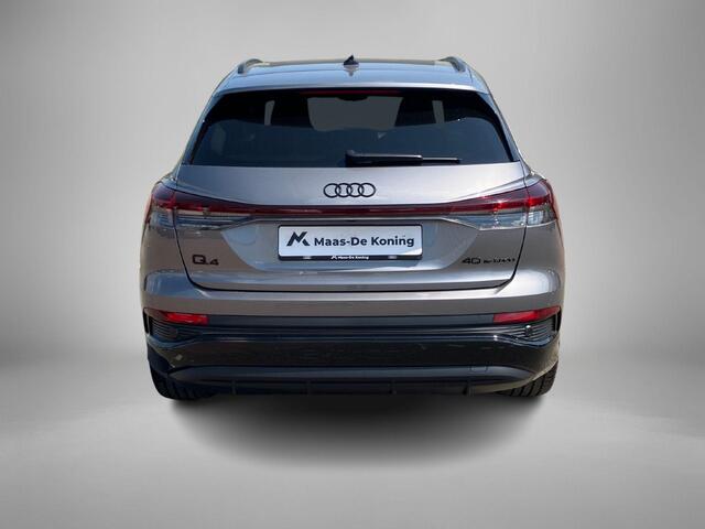 Audi Q4 e-tron 40 S Line 82 kWh 150kW/204PK · Panoramadak · Leder · Camera + Parkeersensoren
