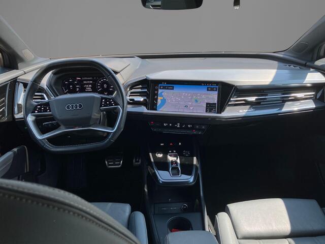 Audi Q4 e-tron 40 S Line 82 kWh 150kW/204PK · Panoramadak · Leder · Camera + Parkeersensoren