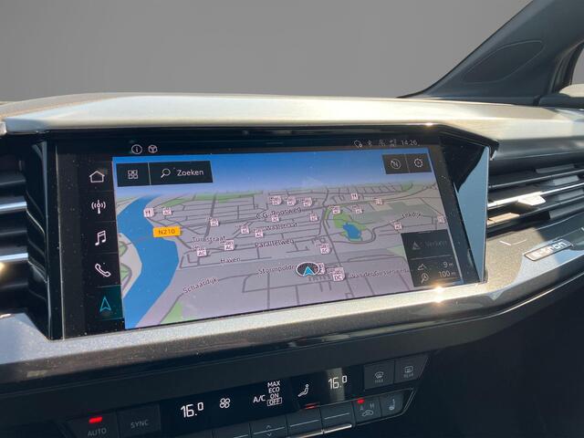 Audi Q4 e-tron 40 S Line 82 kWh 150kW/204PK · Panoramadak · Leder · Camera + Parkeersensoren