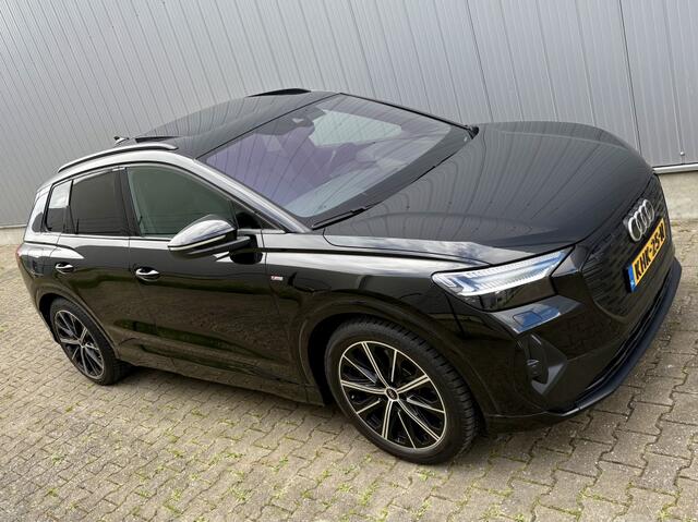 Audi Q4 e-tron AUDI Q4 50 QUATTRO LAUNCH S-LINE COMPETITION RS STOELEN 77kWh