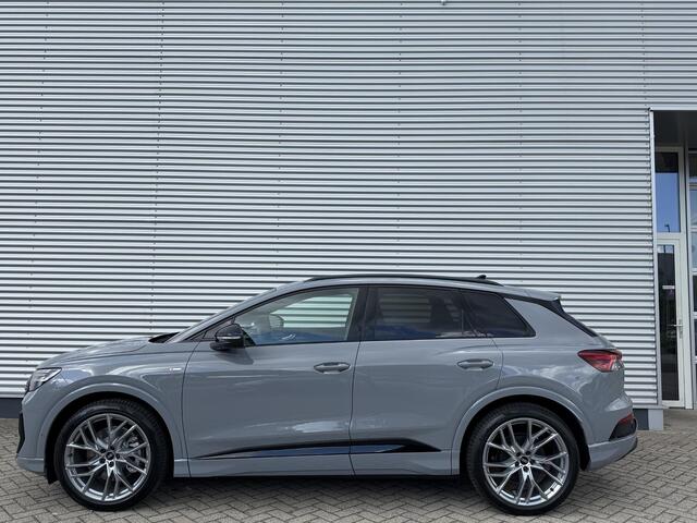 Audi Q4 e-tron S edition Competition (A1) e-tron 45 82 kWh 210 k | Panoramadak | Alcantara Stoelen | Stoelverwarming | 360 Camera | Inklapbare Spiegels | Sfeerverlichting | Matrix Verlichting | Adaptieve Cruise Control |