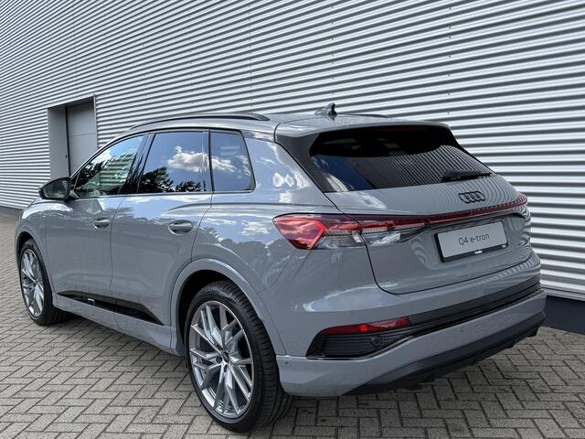 Audi Q4 e-tron S edition Competition (A1) e-tron 45 82 kWh 210 k | Panoramadak | Alcantara Stoelen | Stoelverwarming | 360 Camera | Inklapbare Spiegels | Sfeerverlichting | Matrix Verlichting | Adaptieve Cruise Control |