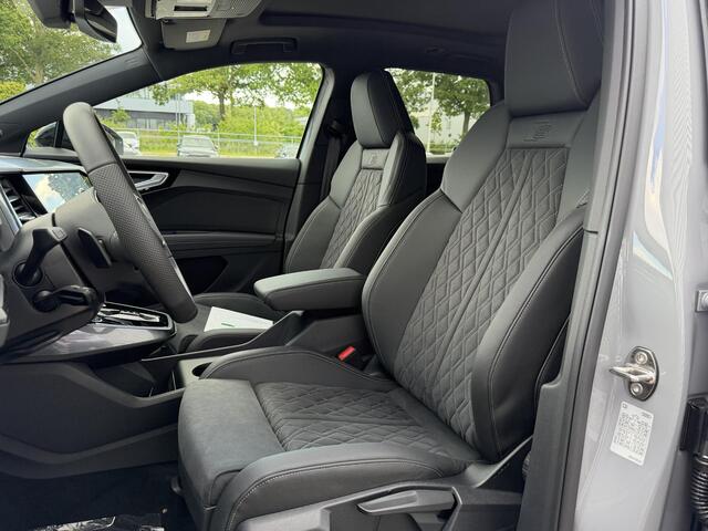 Audi Q4 e-tron S edition Competition (A1) e-tron 45 82 kWh 210 k | Panoramadak | Alcantara Stoelen | Stoelverwarming | 360 Camera | Inklapbare Spiegels | Sfeerverlichting | Matrix Verlichting | Adaptieve Cruise Control |