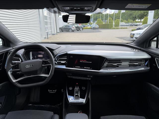 Audi Q4 e-tron S edition Competition (A1) e-tron 45 82 kWh 210 k | Panoramadak | Alcantara Stoelen | Stoelverwarming | 360 Camera | Inklapbare Spiegels | Sfeerverlichting | Matrix Verlichting | Adaptieve Cruise Control |