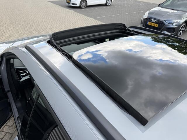 Audi Q4 e-tron S edition Competition (A1) e-tron 45 82 kWh 210 k | Panoramadak | Alcantara Stoelen | Stoelverwarming | 360 Camera | Inklapbare Spiegels | Sfeerverlichting | Matrix Verlichting | Adaptieve Cruise Control |