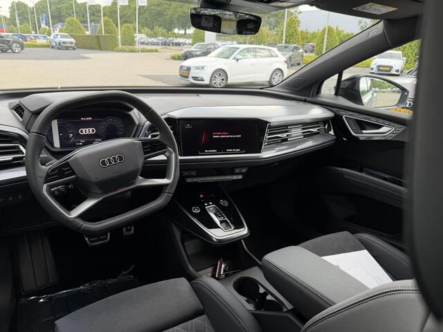 Audi Q4 e-tron S edition Competition (A1) e-tron 45 82 kWh 210 k | Panoramadak | Alcantara Stoelen | Stoelverwarming | 360 Camera | Inklapbare Spiegels | Sfeerverlichting | Matrix Verlichting | Adaptieve Cruise Control |