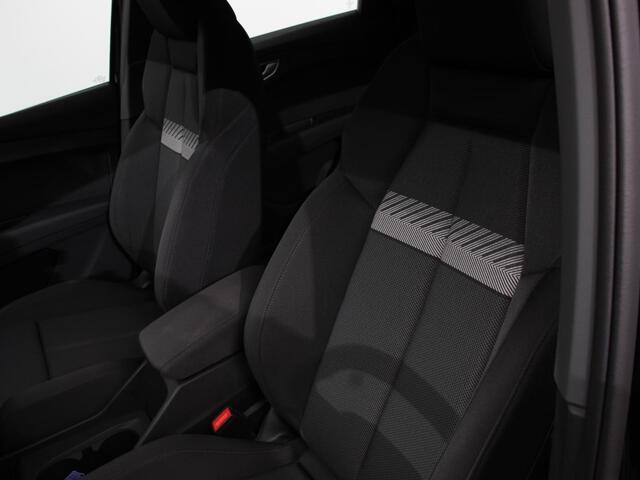 Audi Q4 e-tron 45 Advanced edition 82 kWh Climate control Adaptieve cruise control Parkeersensoren Keyless Verwarmde voorstoelen Lane assist LED Dodehoek assistent Navigatie Apple Carplay/ Android Auto