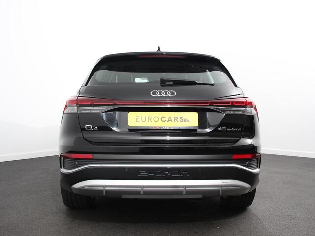 Audi Q4 e-tron 45 Advanced edition 82 kWh Climate control Adaptieve cruise control Parkeersensoren Keyless Verwarmde voorstoelen Lane assist LED Dodehoek assistent Navigatie Apple Carplay/ Android Auto