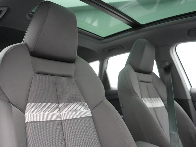 Audi Q4 e-tron 45 Quattro S edition 77 kWh 265pk Dealer O.H. | Panodak | Black Optic | 20"L.M. | Sportstoelen Verwarmd | Navigatie | Virtual Cockpit | Standkachel | DAB |