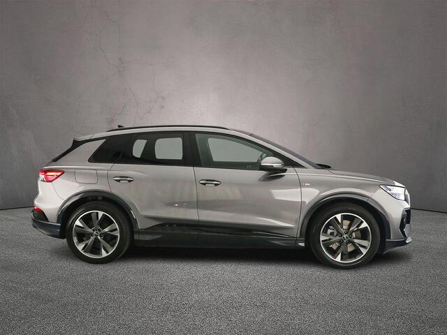 Audi Q4 e-tron 45 quattro S Edition Competition 82 kWh | Trekhaak | Adaptieve Cruise | Apple/Android Play | Matrix Led | Comfort-pakket | Interieur-pakket | Assistentie Pakket Plus |
