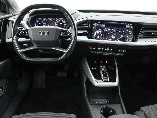 Audi Q4 e-tron 40 Edition 77 kWh 204pk · SOH 96% · Camera · Keyless · Head-Up Display · ACC · Sportstoelen · Apple/Android Car Play · Elek. Achterklep ·
