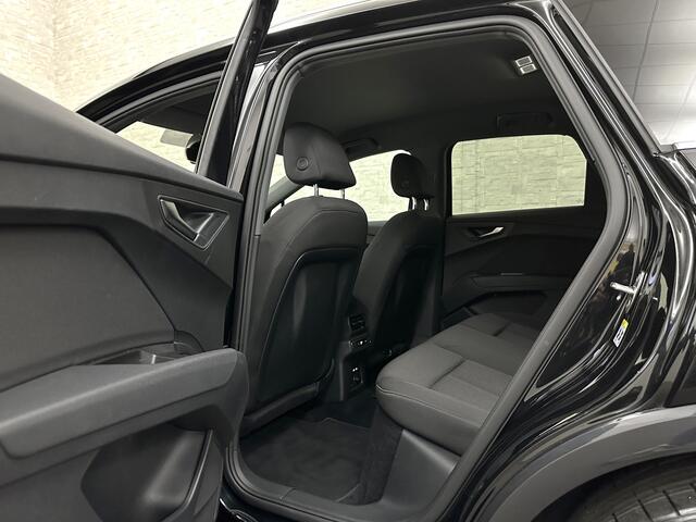 Audi Q4 e-tron 45 Quattro S-Line 77 / 82 kWh | ACC | Matrix-LED | Keyless-Entry | Standkachel | Carplay | 27150,= exc. btw | Lane Assist | 3-Zone Clima | Stoelverwarming | Getint Glas | Autom. Parkeren | Virtual Cockpit |