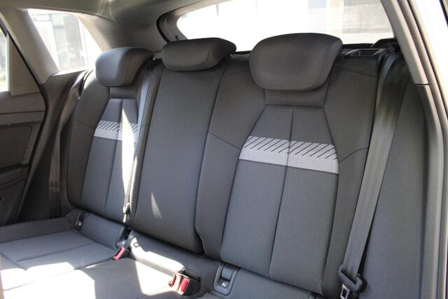 Audi Q4 e-tron 40 Launch edition SOH 94% | Trekhaak | Matrix LED