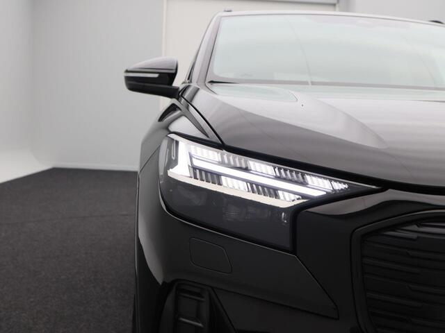 Audi Q4 e-tron 40 Launch edition Advanced 77 kWh 204 Pk | Stoelverwarming | Camera | Adaptive Cruise | Warmtepomp | Matrix LED | CarPlay | 19 Inch | 51.593 Km !!