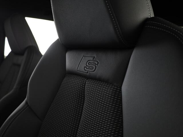 Audi Q4 e-tron 45 S edition Competition 82 kWh 286 pk | Panoramadak | Achteruitrijcamera | Apple Carplay |