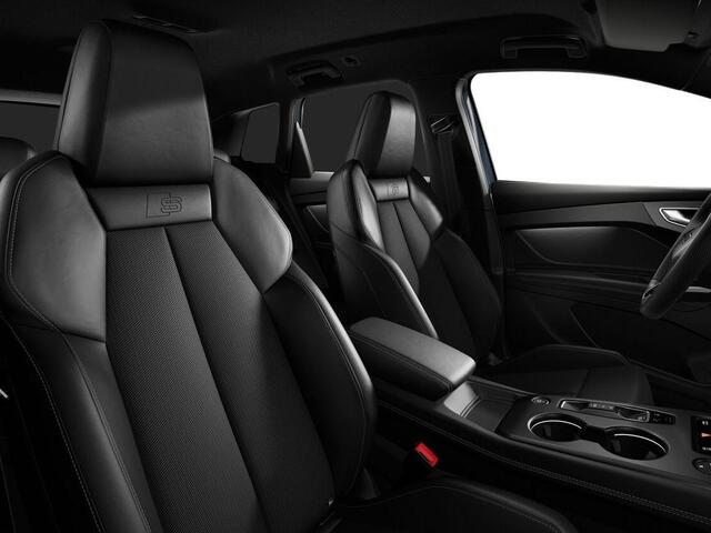 Audi Q4 e-tron S edition performance 286 PK · Trekhaak elek. wegklapbaar · Tech plus · Lendensteunen