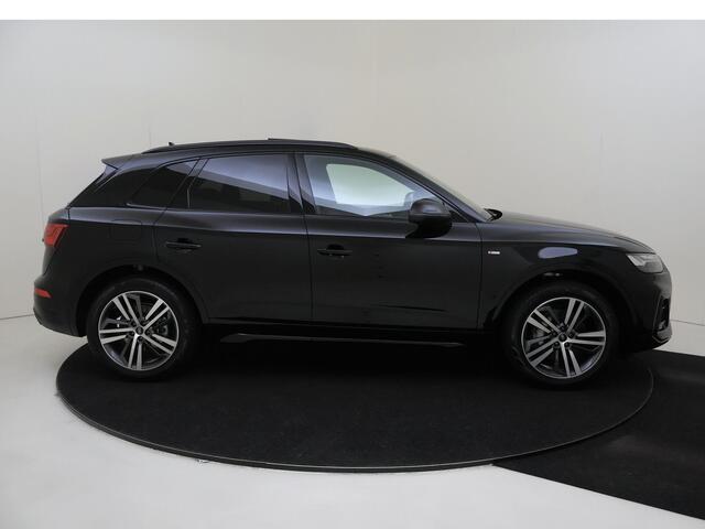 Audi Q5 50 TFSI e S edition Competition | Panoramadak | Comfortsleutel | Elek. verstelbare voorstoelen | Adaptive cruisecontrol | Verwarmbaar stuurwiel