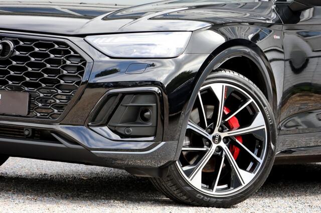 Audi Q5 55 TFSIe S Edition Competition - 367 pk **Luchtvering / Pano / Trekhaak