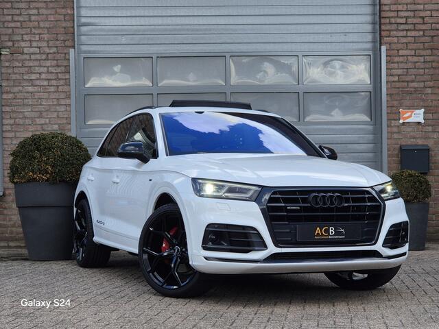Audi Q5 2.0 TFSI quattro Sport S Line Black Edition Panoramadak / Virtual cockpit / 22 inch velgen / Luchtvering.
