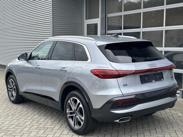 Audi Q5 Advanced edition 2.0 TFSI e 220 kW / 299 PK SUV 7 | Elektrische Stoelen | Dodehoek Assistent | Trekhaak | Bijrijdersscherm | Leder Zwart | Sfeerverlichting |