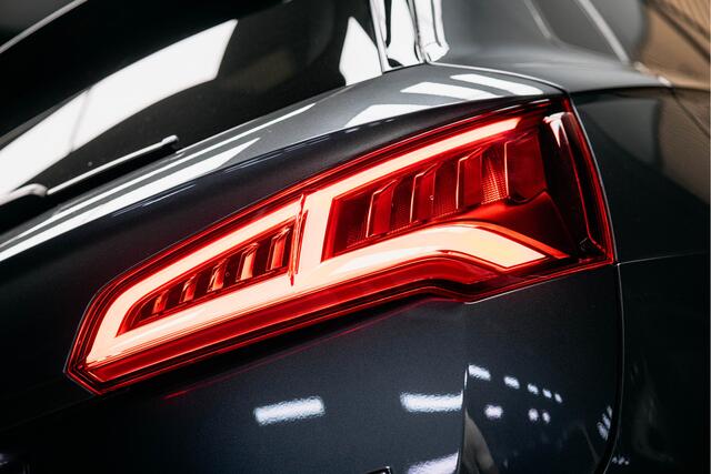 Audi Q5 55 TFSI e quattro Competition Goed uitgevoerde Q5 RS interieur, Daytona grey