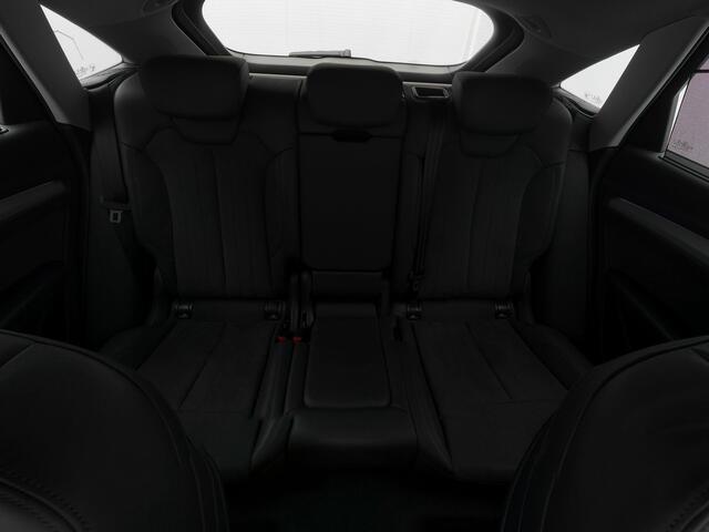 Audi Q5 Sportback 55 TFSI e Quattro S-Line Plug in Hybrid PHEV | Trekhaak af Fabriek | Alcantara Sportstoelen Verwarmd | Adaptive Cruise | Apple Carplay | Virtual | Navigatie | Camera | DAB |