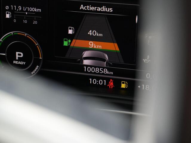 Audi Q5 55 TFSI e 367 pk S-tronic quattro Competition / S-Line | Panoramadak | Trekhaak | Luchtvering | Bang & Olufsen | Matrix LED | Leder/alcantara