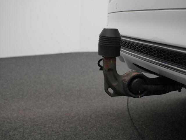 Audi Q5 55 TFSI e 367 pk S-tronic quattro Competition / S-Line | Panoramadak | Trekhaak | Luchtvering | Bang & Olufsen | Matrix LED | Leder/alcantara