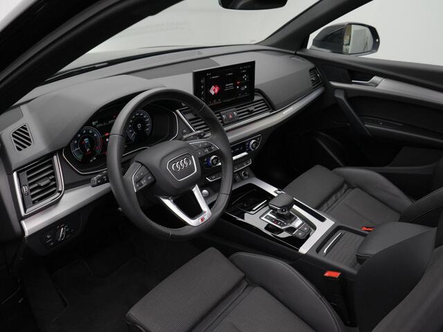 Audi Q5 50 TFSI e 299 pk S-tronic S edition Competition / S-Line | Panoramadak | Trekhaak | Matrix LED | Achteruitrijcamera | Stoelverwarming